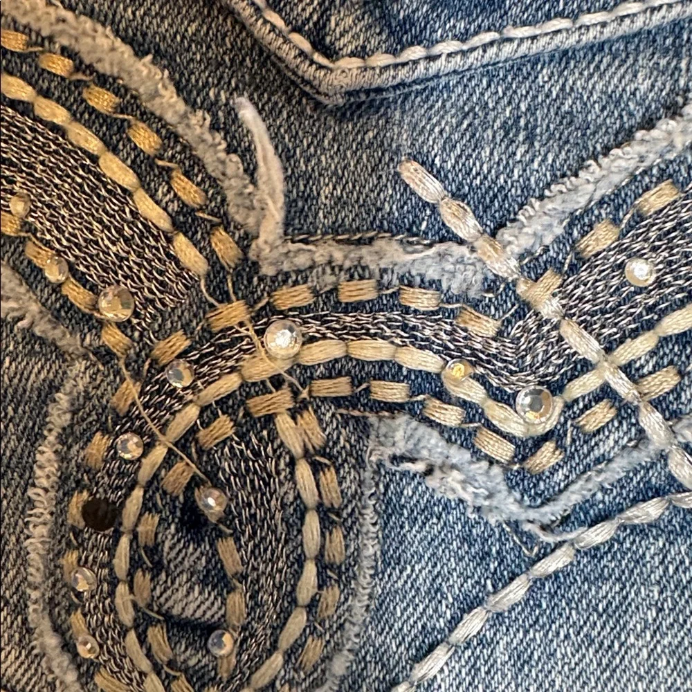 Wallflower Embroidered Back‎ Flap Pockets Faded Blue Cropped Jeans Raw Hem S 13